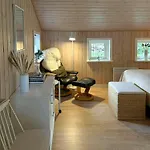 Family House With Large Garden By Ho Bay