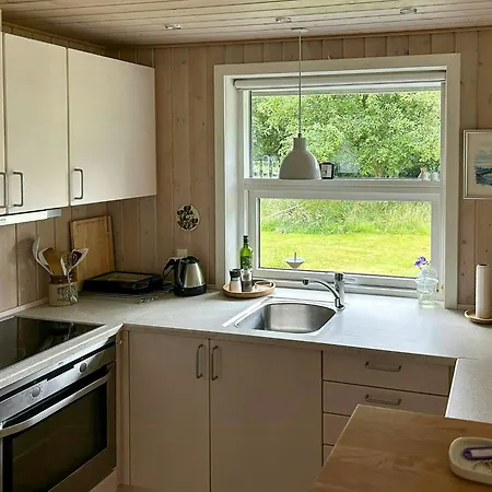 Family House With Large Garden By Ho Bay בית נופש Ho