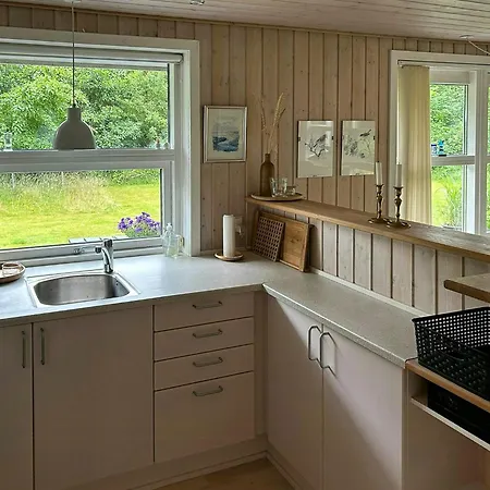 Family House With Large Garden By Ho Bay בית נופש Ho