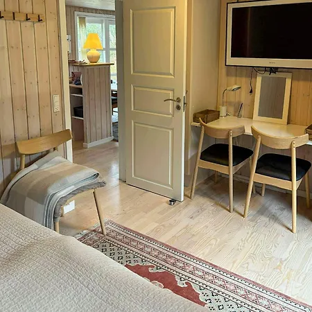 Family House With Large Garden By Ho Bay