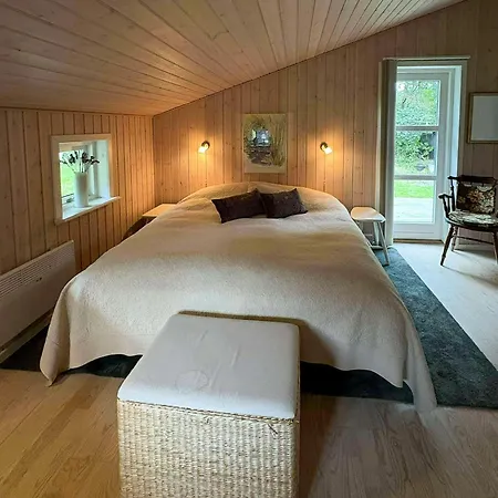 Family House With Large Garden By Ho Bay * Ho