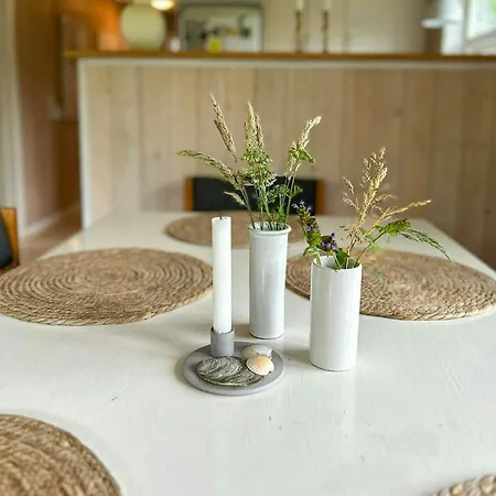 Family House With Large Garden By Ho Bay *